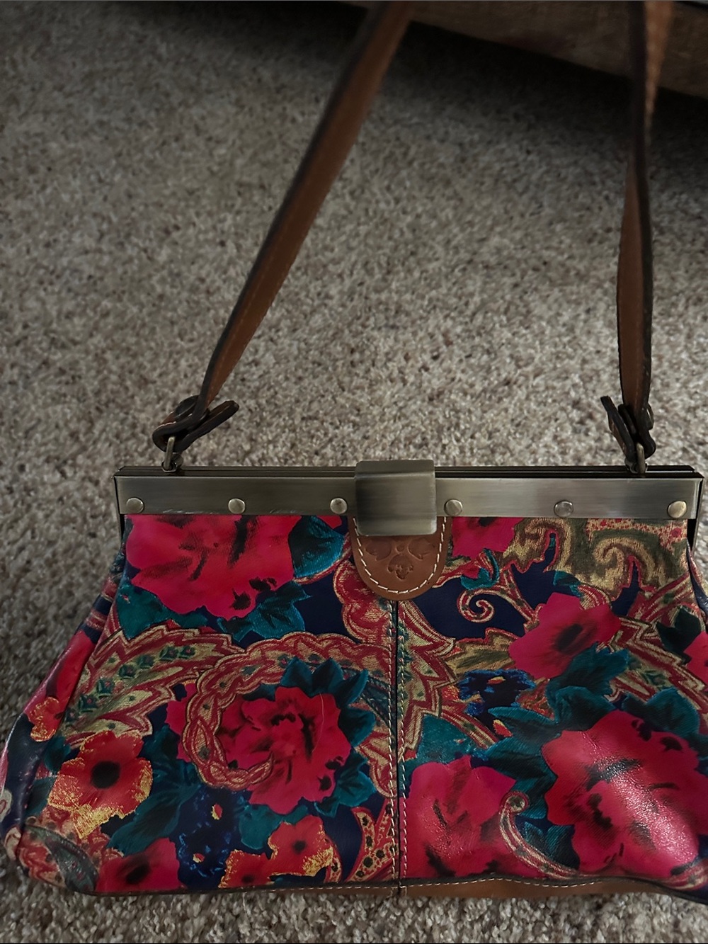 Patricia Nash Red Floral Frame-Top Shoulder Bag with Brown Leather Trim - Picture 4 of 6